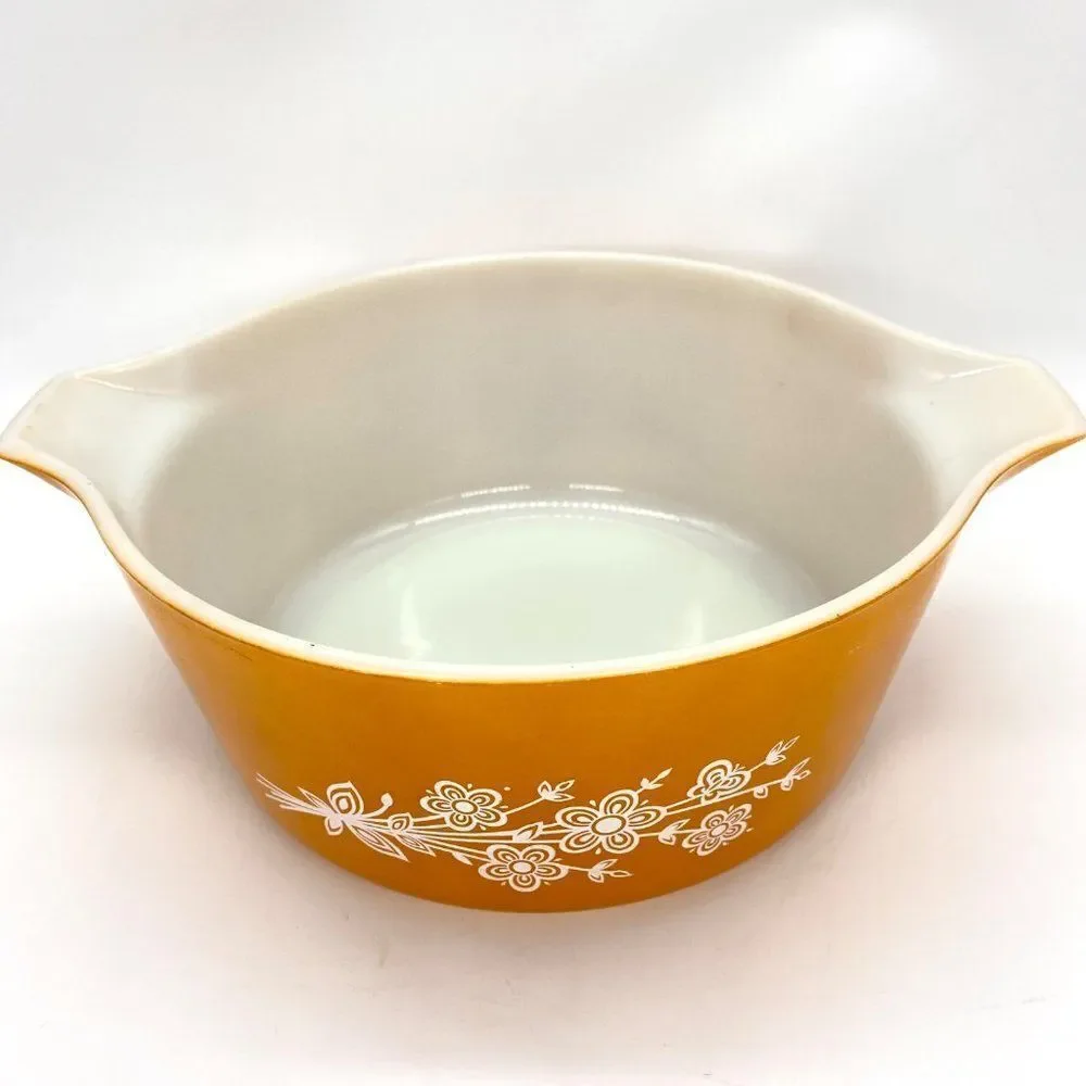 Pyrex Butterfly Gold Vintage Casserole Dish 2.5 qt. 475-B